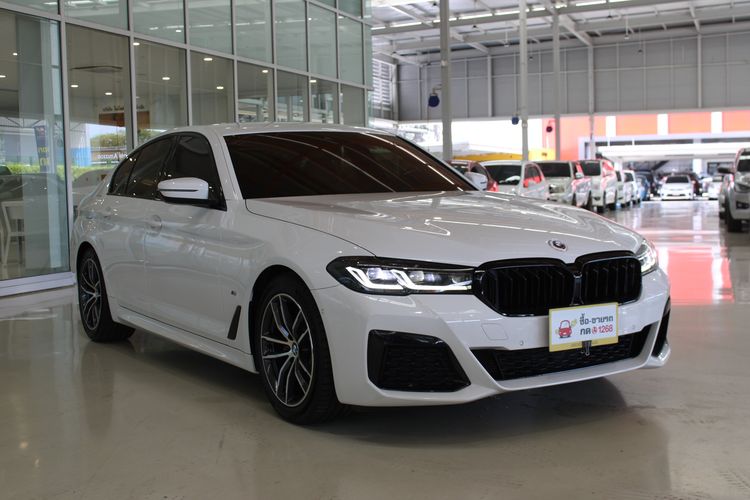 BMW Series 5 2021 520d Sedan ดีเซล ไม่ติดแก๊ส เกียร์อัตโนมัติ ขาว รูปที่ 2