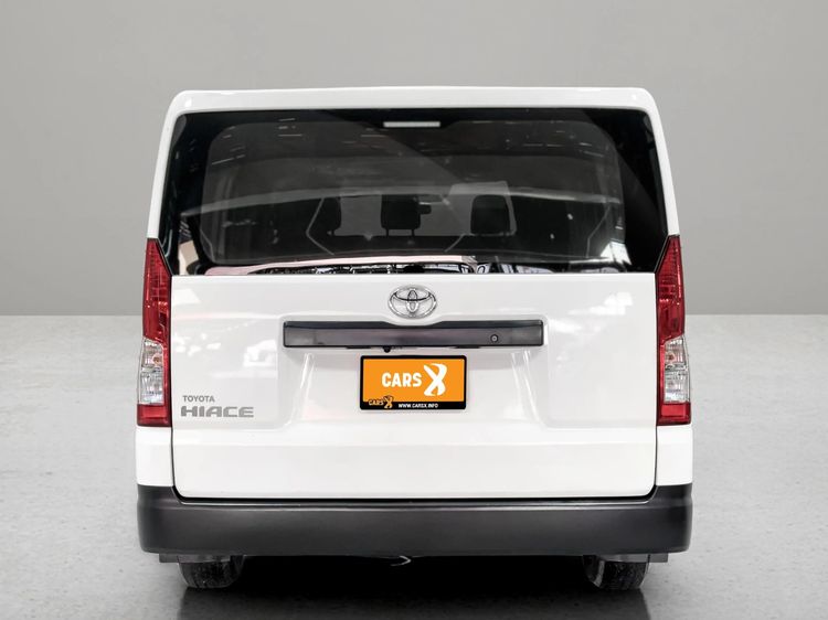 Toyota Hiace 2019 2.8 economy Van ดีเซล ไม่ติดแก๊ส เกียร์ธรรมดา ขาว รูปที่ 3
