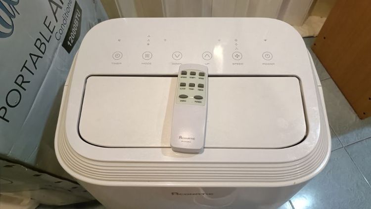 เป็นระบบอินเวอร์เตอร์ Aconatic แอร์เคลื่อนที่ 12000 BTU WiFi 
