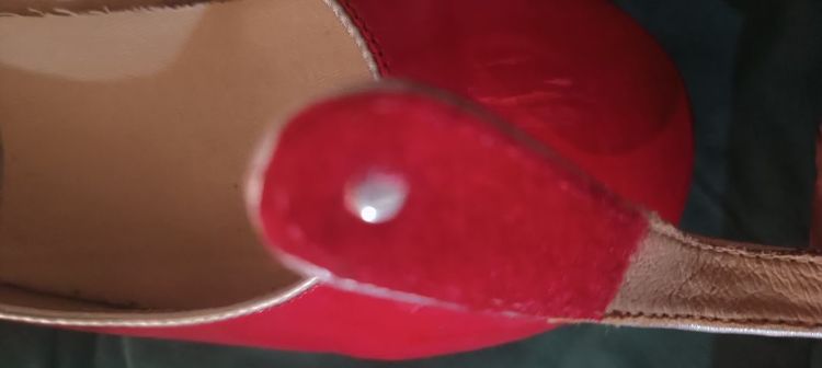 รองเท้าคัชชูแดง รูปที่ 6