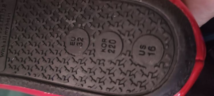 รองเท้าคัชชูแดง รูปที่ 3