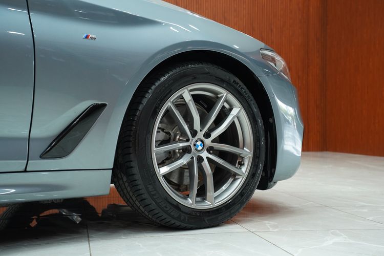 BMW Series 5 2020 520d Sedan ดีเซล เกียร์อัตโนมัติ เทา รูปที่ 4