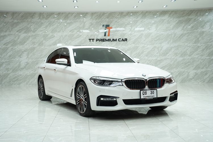 BMW Series 5 2019 530e Sedan เบนซิน เกียร์อัตโนมัติ ขาว