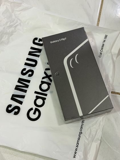 มาร์ทโฟน Samsung Galaxy Z Flip7 รูปที่ 2