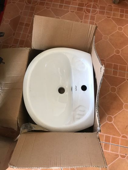 อ่างล้างหน้าพร้องขาตั้ง 1 ชุด 700.-ของใหม่