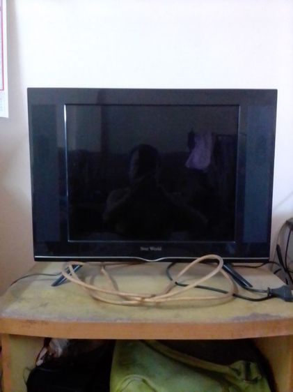 ขายทีวีสีจอแบน 19 นิ้ว star world ราคา 1500 บาท