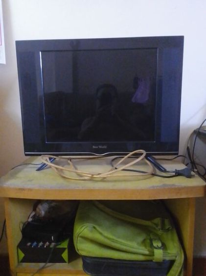 ขายทีวีสี 19 นิ้ว จอแบน star world  ราคา 1500 บาท