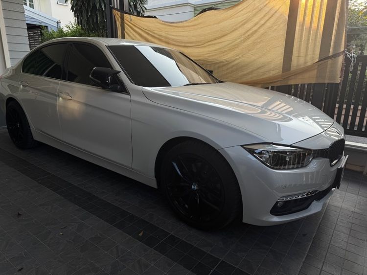 BMW Series 3 2016 320d Sedan ดีเซล เกียร์อัตโนมัติ ขาว รูปที่ 3
