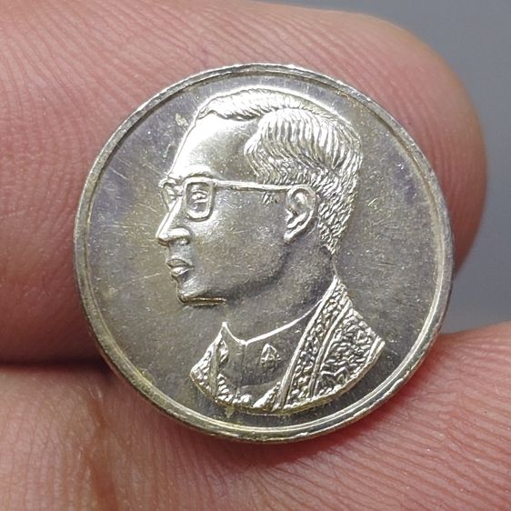 เหรียญคุ้มเกล้า เนื้อเงิน พิมพ์เล็ก หายาก 2522 นิยม หายาก รูปที่ 2