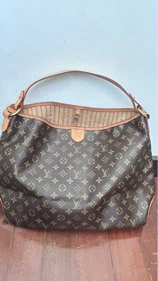 ไม่ระบุ น้ำตาล อื่นๆ Louis Vuitton กระเป๋าสะพาย Louis แท้มือสอง