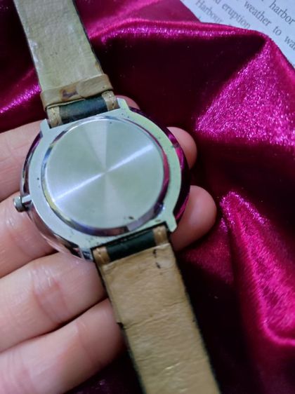 นาฬิกาวินเทจ Quartz หน้าปัดลายคนขี่ม้าสายผ้างานปัก รูปที่ 8