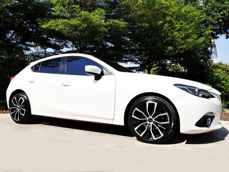 Mazda Mazda3 2015 2.0 SP Sports Sedan เบนซิน ไม่ติดแก๊ส เกียร์อัตโนมัติ ขาว รูปที่ 2