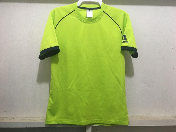 เสื้อกีฬา CLIMALITE แบรนด์ ADIDAS แพ็คคู่ (สินค้ามีตำหนิ) สีเขียวมะนาวกับสีดำ รูปที่ 2