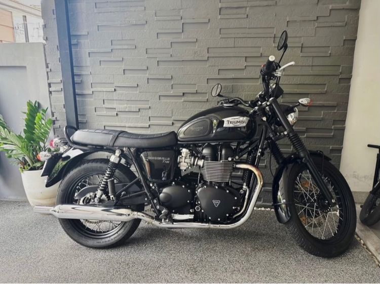 Bonneville Triumph T100 Black 2015