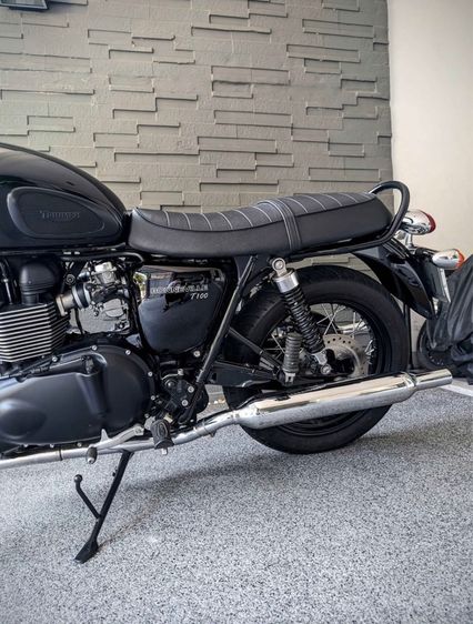 Triumph T100 Black 2015 รูปที่ 4