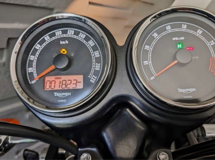 Triumph T100 Black 2015 รูปที่ 7