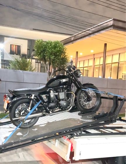 Triumph T100 Black 2015 รูปที่ 8