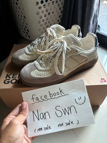 รองเท้าผ้าใบมินิมอล (used)