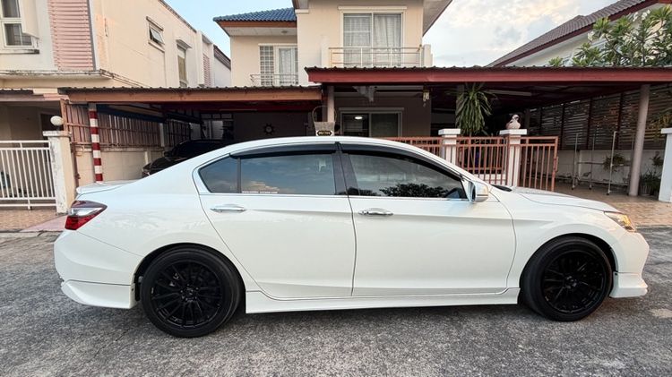 Honda Accord 2018 2.0 E i-VTEC เบนซิน เกียร์อัตโนมัติ ขาว รูปที่ 2