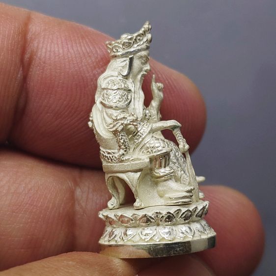 รูปหล่อเจ้าพ่อเสือ (ตั่วเหล่าเอี๊ย) รุ่น “รักษ์แผ่นดิน” เนื้อเงินพ่นทราย พิมพ์ใหญ่ วัดจักรวรรดิราชาวาสวรมหาวิหาร พ.ศ.2544 พร้อมกล่องเดิมๆ รูปที่ 5