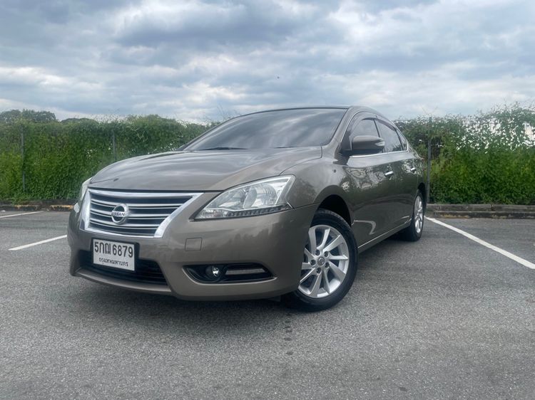 รถ Nissan Sylphy 1.6 E สี น้ำตาล