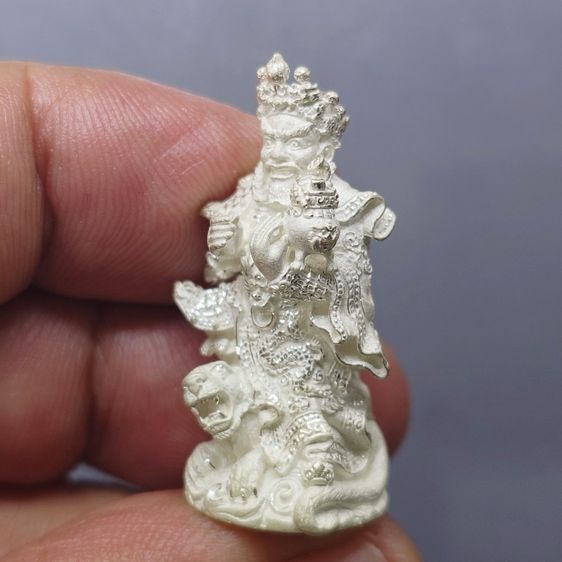 รูปหล่อเทพเจ้าแห่งโชคลาภ (ไฉ่ซิงเอี้ย) เนื้อเงินพ่นทราย รุ่น เงิน ทอง มั่ง คั่ง พิธีมังคลาภิเษกไทย-จีน ณ พระอุโบสถ วัดพระเชตุพนฯ ปี2544 พร รูปที่ 6