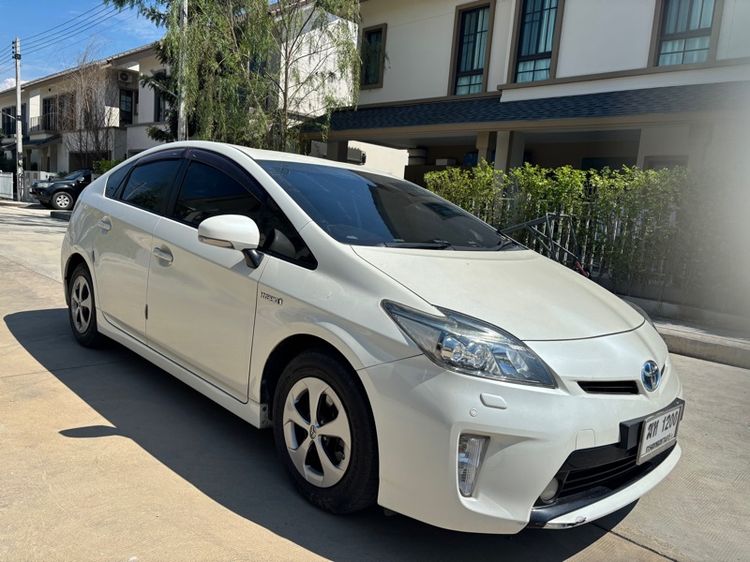Toyota Prius 2012 1.8 Hybrid Sedan ไฮบริด ไม่ติดแก๊ส เกียร์อัตโนมัติ ขาว รูปที่ 3