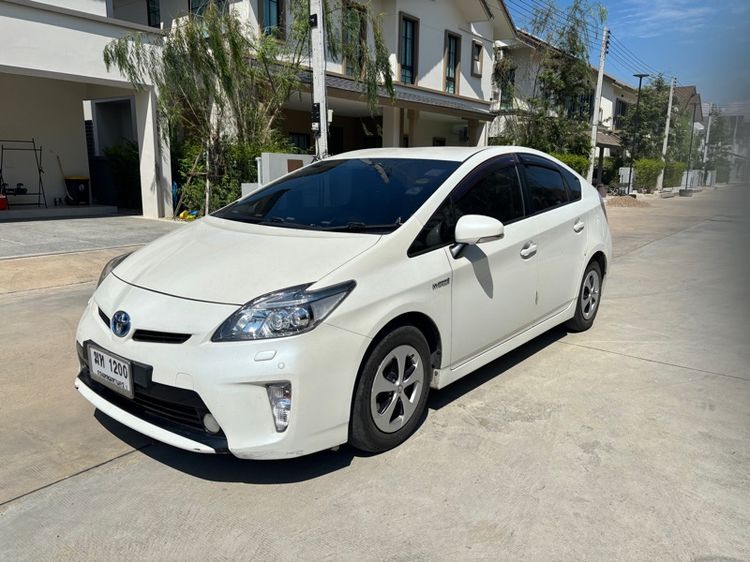 Toyota Prius 2012 1.8 Hybrid Sedan ไฮบริด ไม่ติดแก๊ส เกียร์อัตโนมัติ ขาว รูปที่ 2