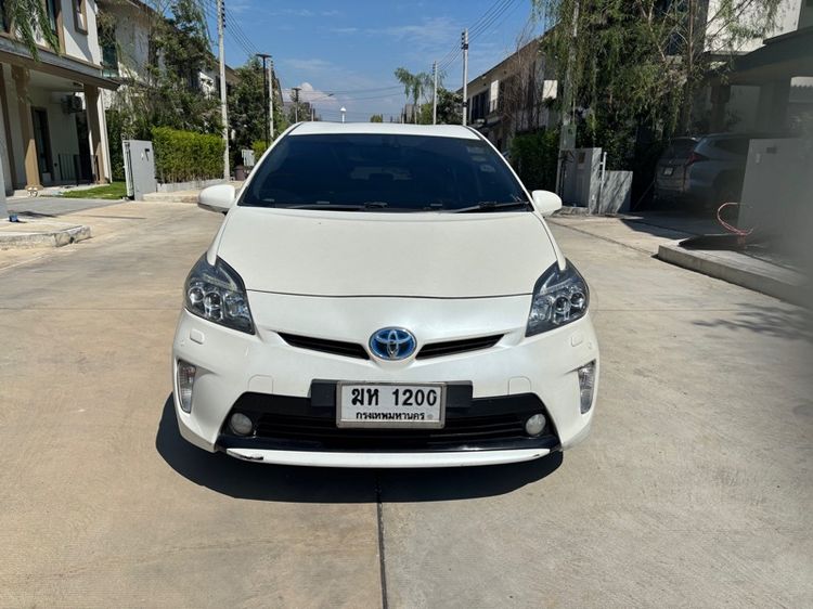 รถ Toyota Prius 1.8 Hybrid สี ขาว