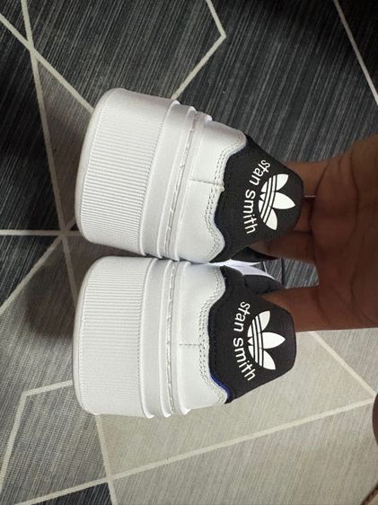 รองเท้า adidas รูปที่ 2