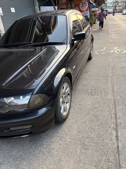 BMW Series 3 2001 318i Sedan เบนซิน ไม่ติดแก๊ส เกียร์อัตโนมัติ ดำ รูปที่ 2