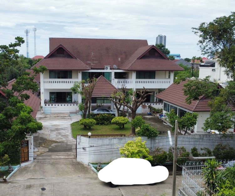 มีบางส่วน สร้างเสร็จก่อน 2010 ขายที่ดินแถมโครงสร้างคฤหาสน์ 365.5 ตรว. ศรีนครินทร์ (ซอย รพ.เปาโล) ราคาเท่าประเมิน เหมาะรีโนเวททำบ้านหรู หรือ Wellness Center รูปที่ 2