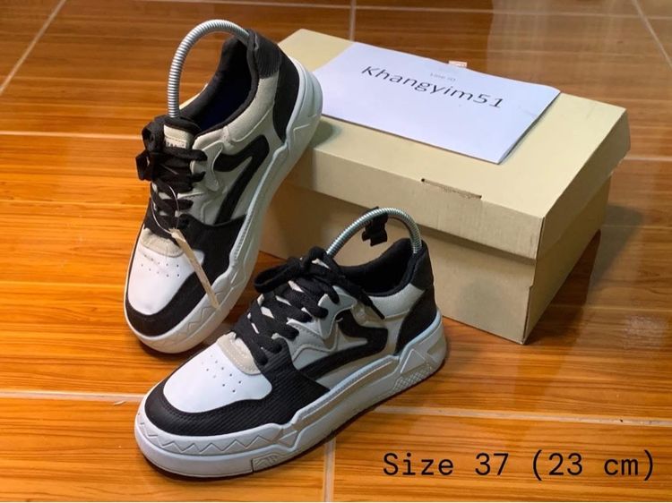 รองเท้ามือสอง