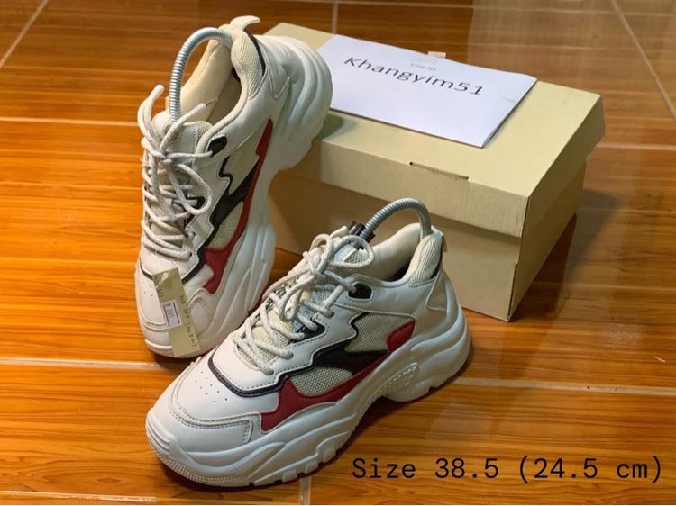 รองเท้ามือสอง รูปที่ 15