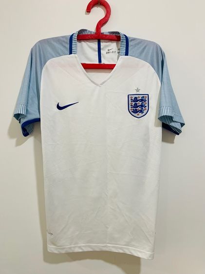 เสื้อกีฬาทีมชาติอังกฤษ แท้ 💯 size m วัดจริงขนาด อก 21.5 ยาว 28 นิ้ว สภาพใหม่มาก ดีเทลสวย เนื้อผ้านิ่มมาก หายากน่าสะสม