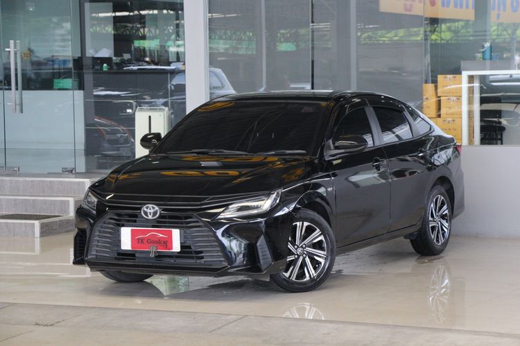 รถ Toyota Yaris ATIV 1.2 Sport สี ดำ