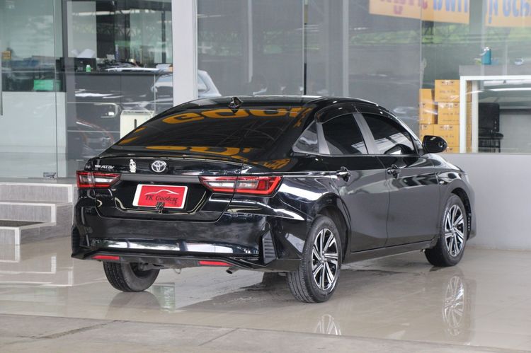 Toyota Yaris ATIV 2023 1.2 Sport Sedan เบนซิน ไม่ติดแก๊ส เกียร์อัตโนมัติ ดำ รูปที่ 2