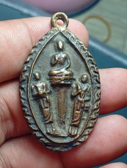 พระหล่อเก่า