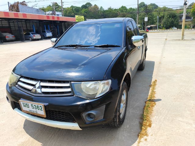 Mitsubishi Triton 2012 2.4 GLX Pickup เบนซิน ไม่ติดแก๊ส เกียร์ธรรมดา ดำ รูปที่ 2
