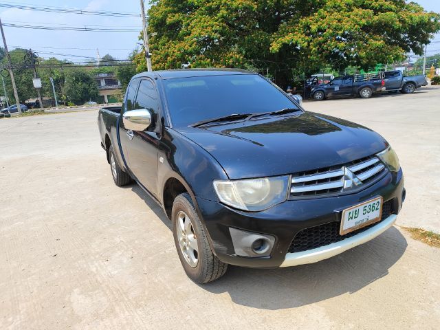 รถ Mitsubishi Triton 2.4 GLX สี ดำ