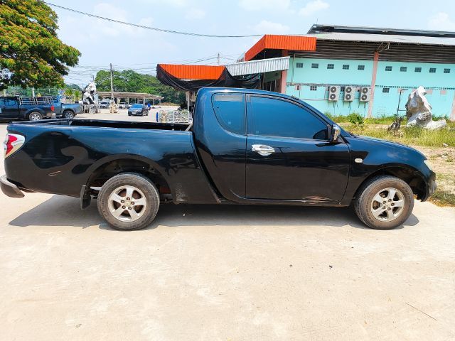 Mitsubishi Triton 2012 2.4 GLX Pickup เบนซิน ไม่ติดแก๊ส เกียร์ธรรมดา ดำ รูปที่ 4