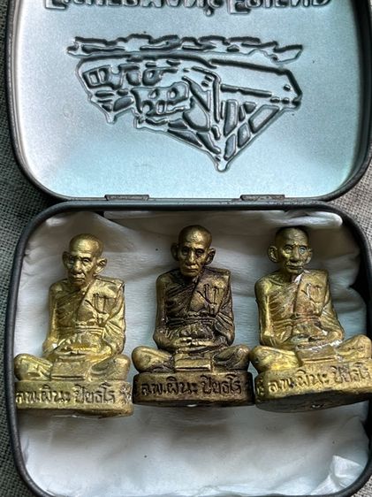 พระหล่อเนื้อโลหะ หลวงพ่อผินะ