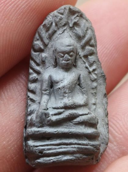 พระรอดลำพูน