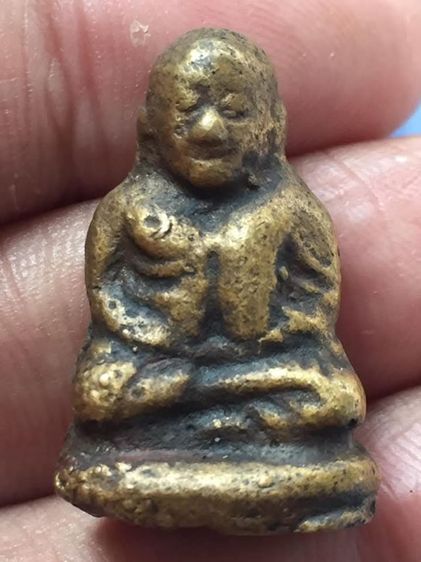 หลวงพ่อเงินพิมพ์ขี้ตา