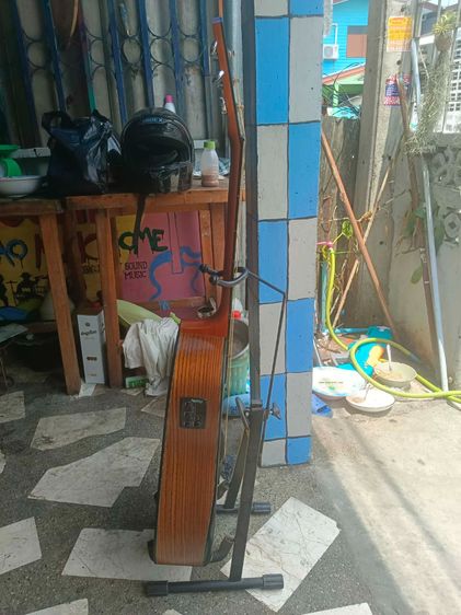 กีต้าร์โปร่งยี่ห้อ nashville ภาคไฟฟ้า รูปที่ 2