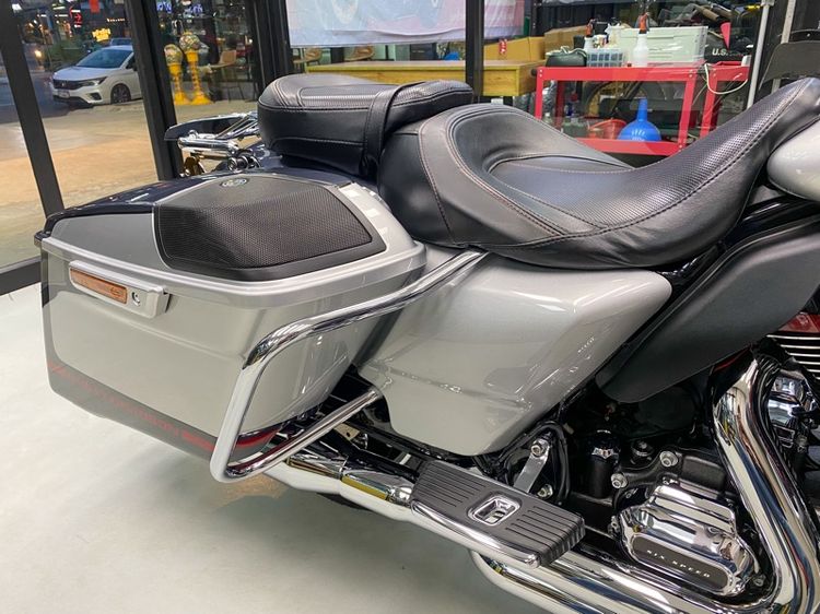 Harley-Davidson CVO Street Glide 2019 รูปที่ 15