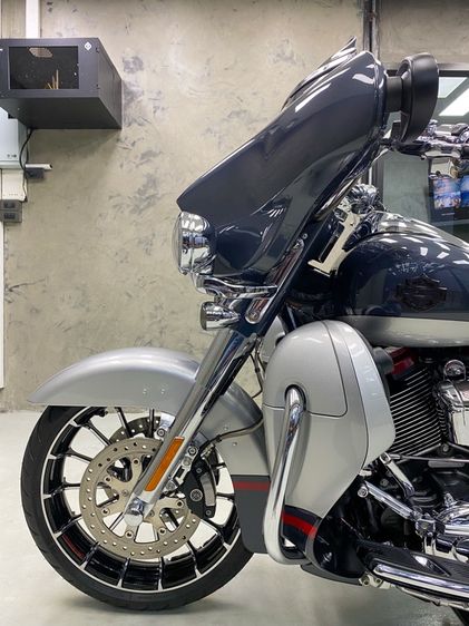 Harley-Davidson CVO Street Glide 2019 รูปที่ 18