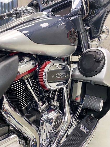 Harley-Davidson CVO Street Glide 2019 รูปที่ 8