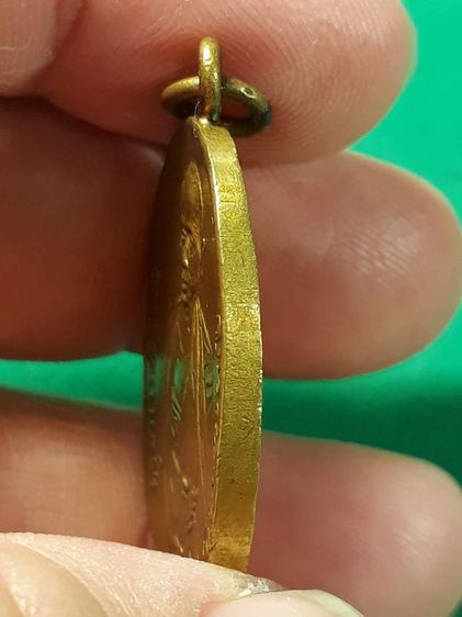 เหรียญครูบาศรีวิชัย วัดบ้านปาง รุ่นแรก ปี2482 เนื้อทองแดงห่วงเชื่อมขอบกระบอกสภาพยังสวย รูปที่ 4