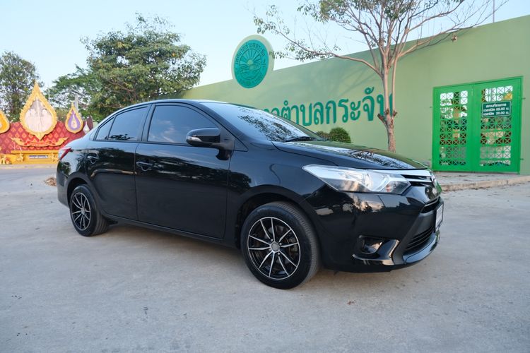 รถ Toyota Vios 1.5 G สี ดำ